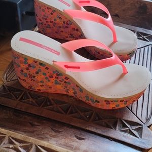 Platform flip-flops size 10